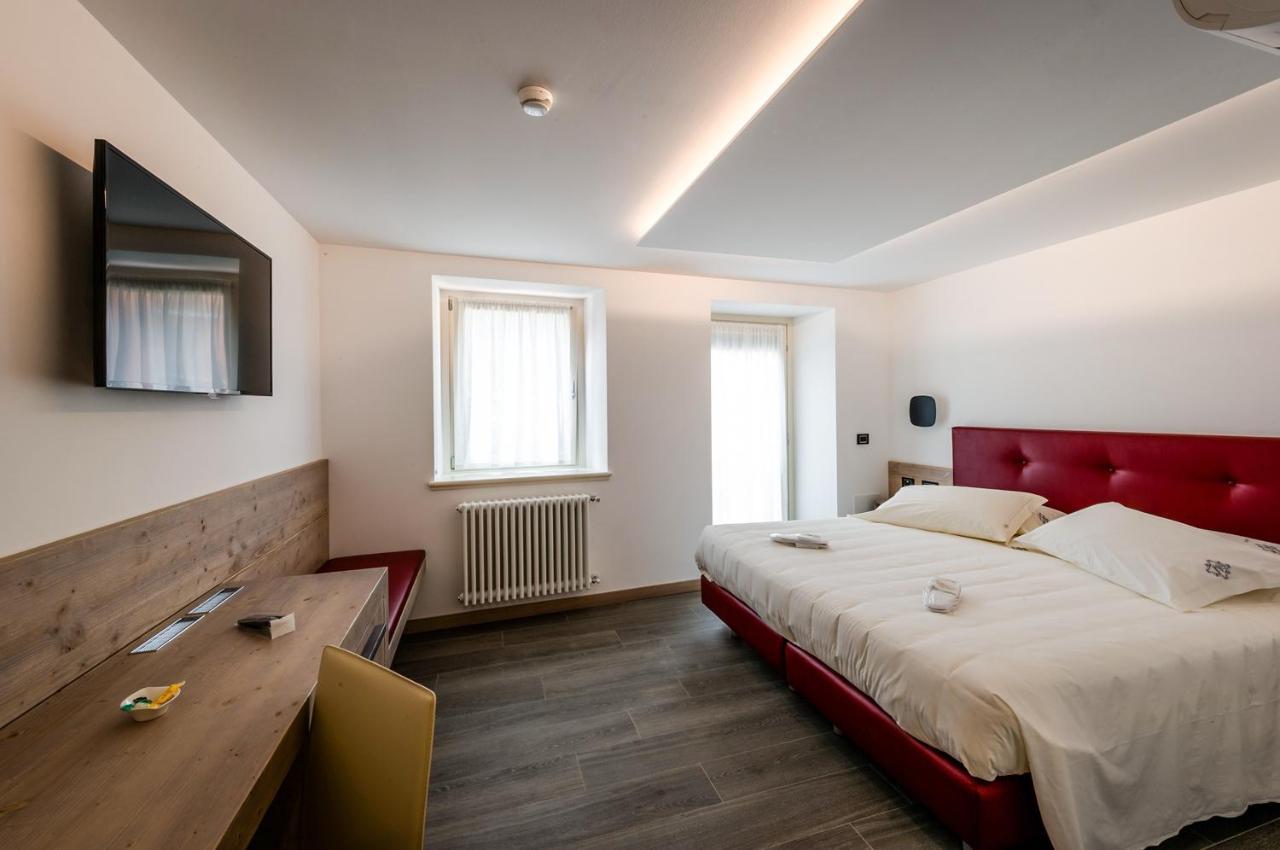 Hotel Ambra Clusone Exterior photo