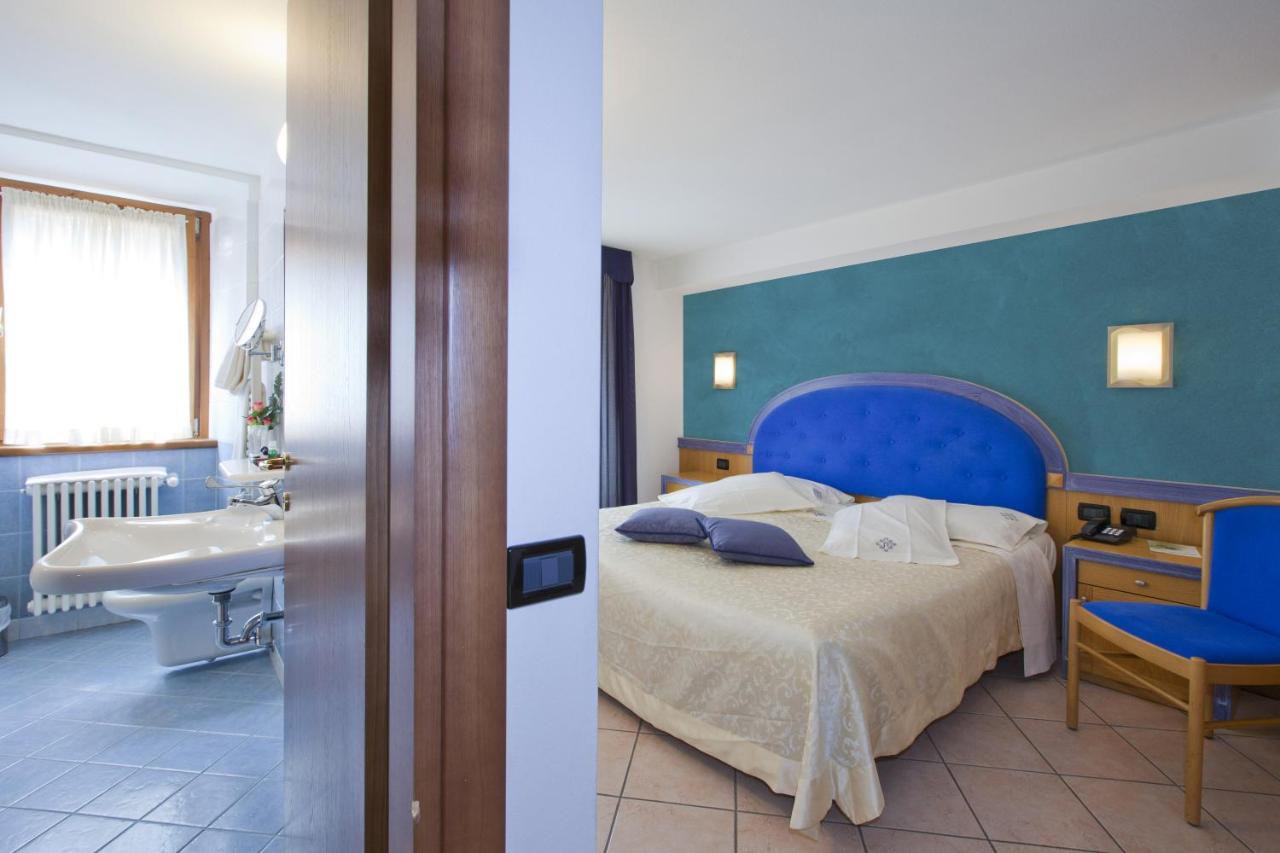 Hotel Ambra Clusone Exterior photo